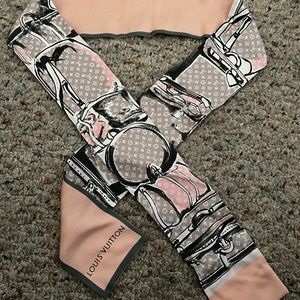 Louis Vuitton Trunk Bandeau